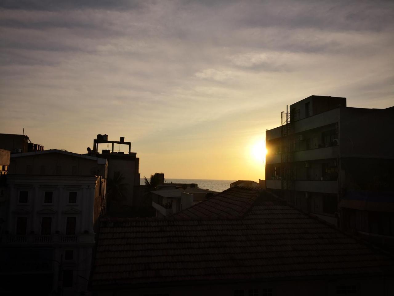 The Capsule Hotel Colombo Exterior photo
